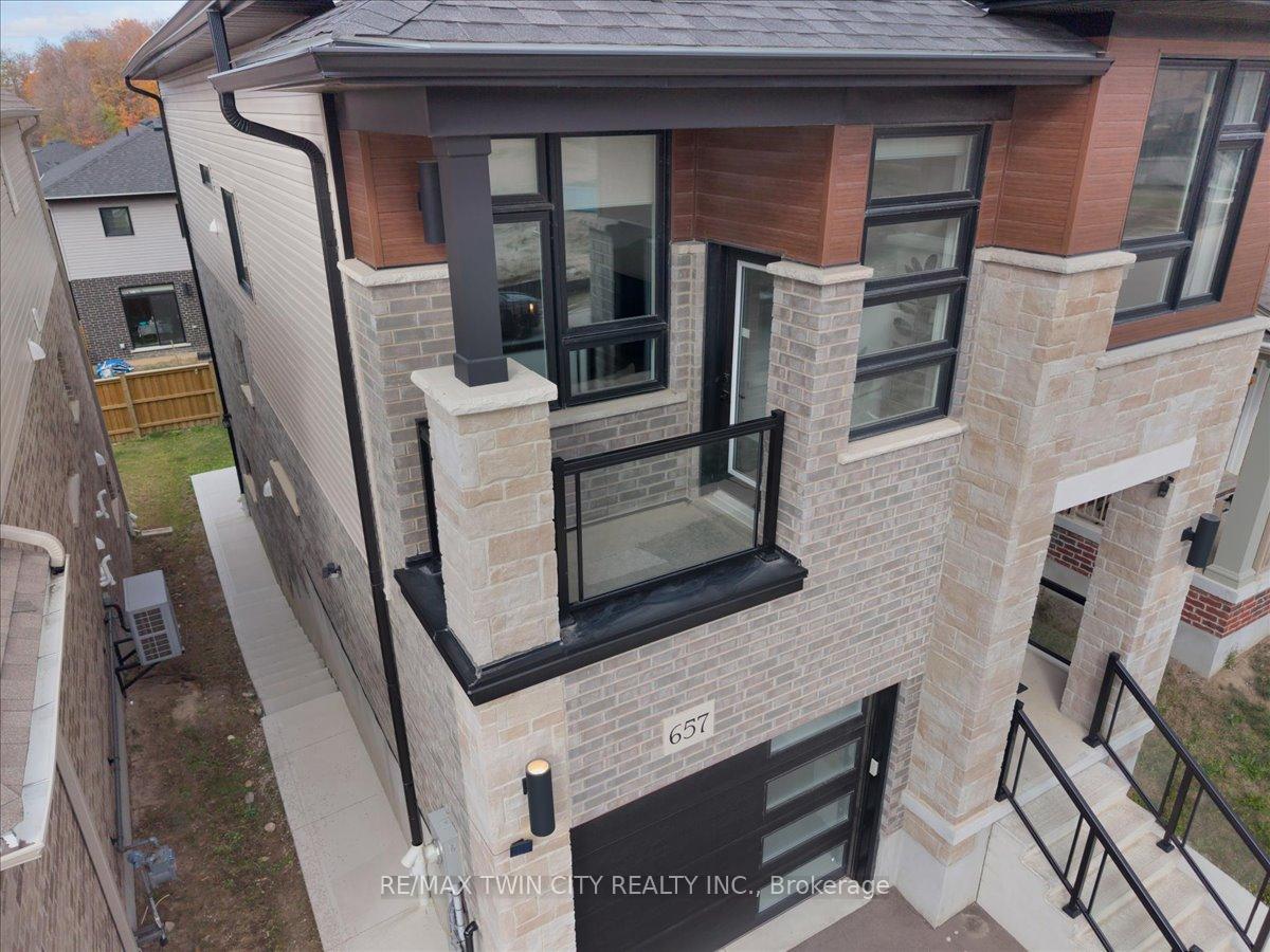 Photo 22 of 657 Benninger Drive, Kitchener, Brigadoon — HOMEH