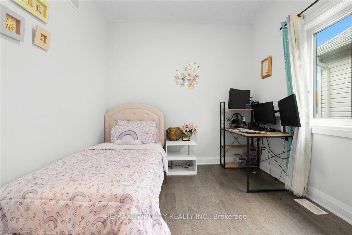 Photo 30 of 657 Benninger Drive, Kitchener, Brigadoon — HOMEH