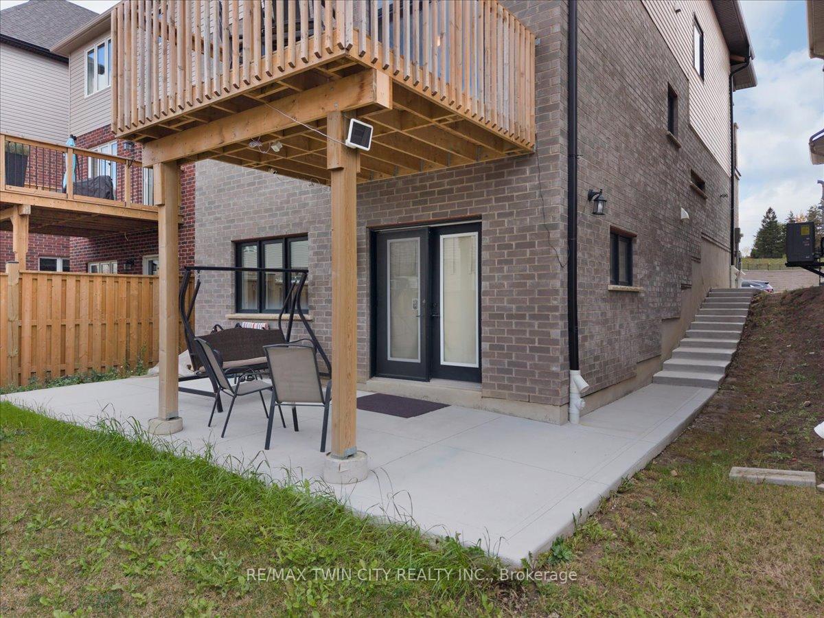 Photo 43 of 657 Benninger Drive, Kitchener, Brigadoon — HOMEH