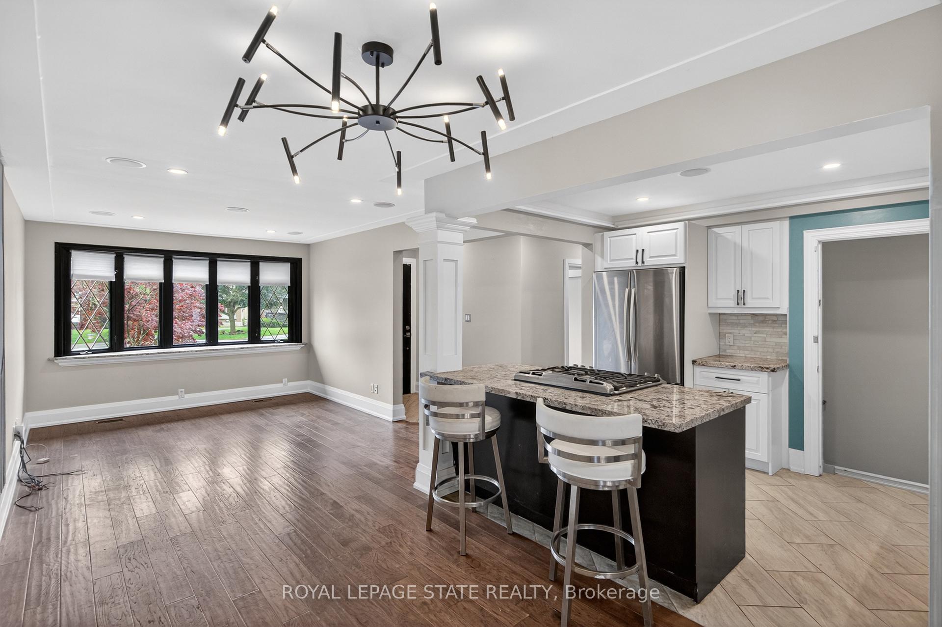 Photo 12 of 33 Kenwood Crescent, Hamilton, Huntington — HOMEH
