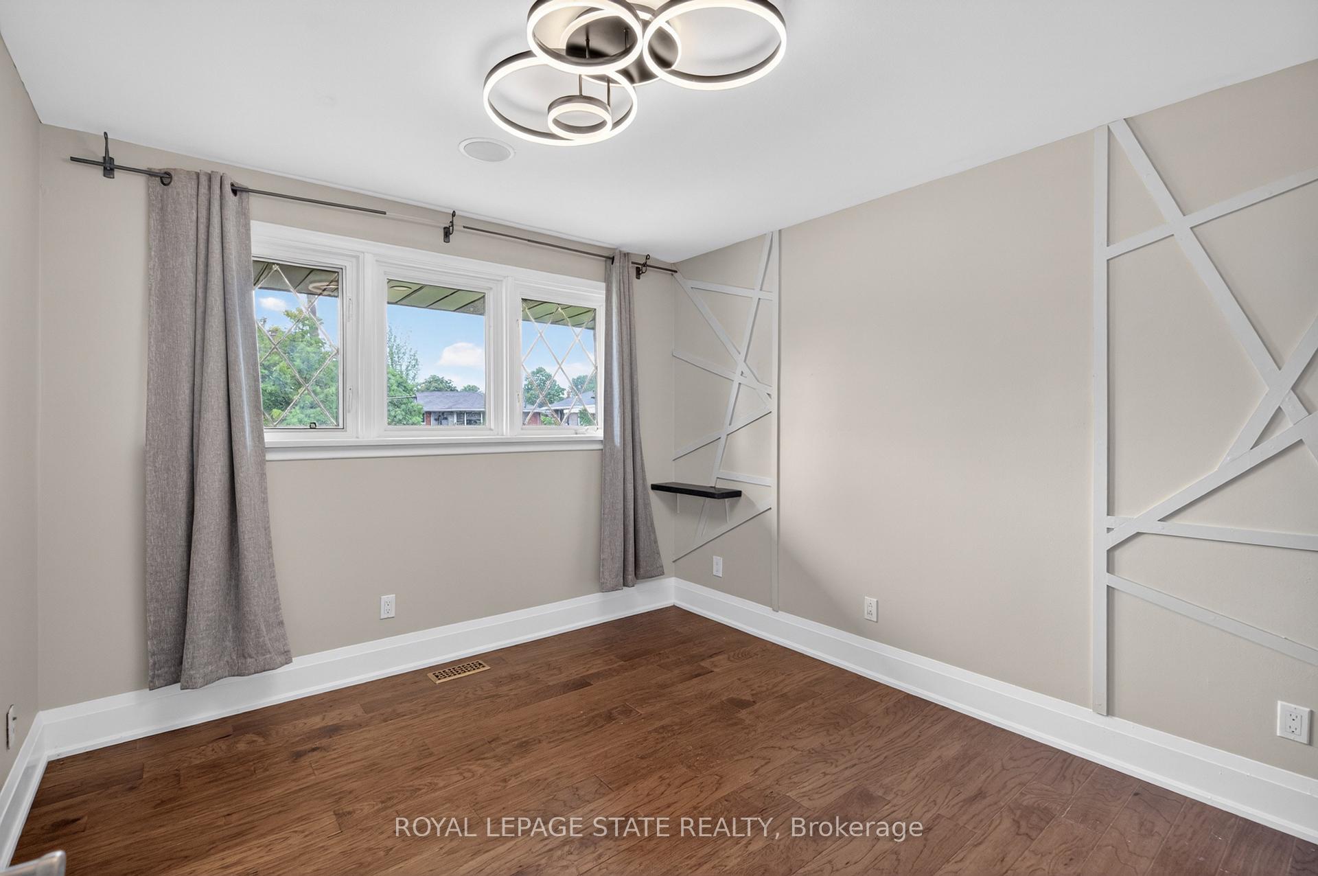 Photo 20 of 33 Kenwood Crescent, Hamilton, Huntington — HOMEH