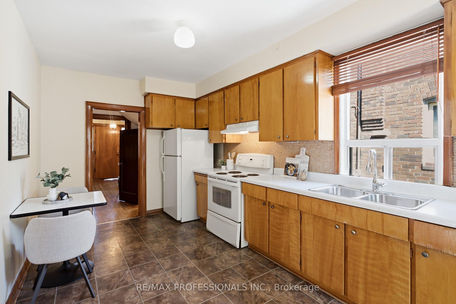 Photo 17 of 45 Glendonwynne Road, Toronto, High Park North — HOMEH