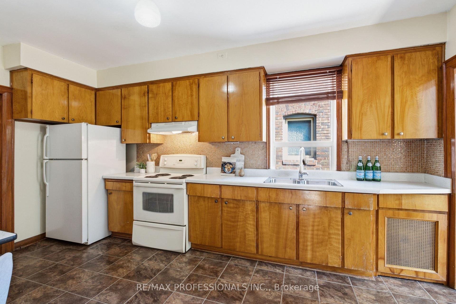 Photo 18 of 45 Glendonwynne Road, Toronto, High Park North — HOMEH
