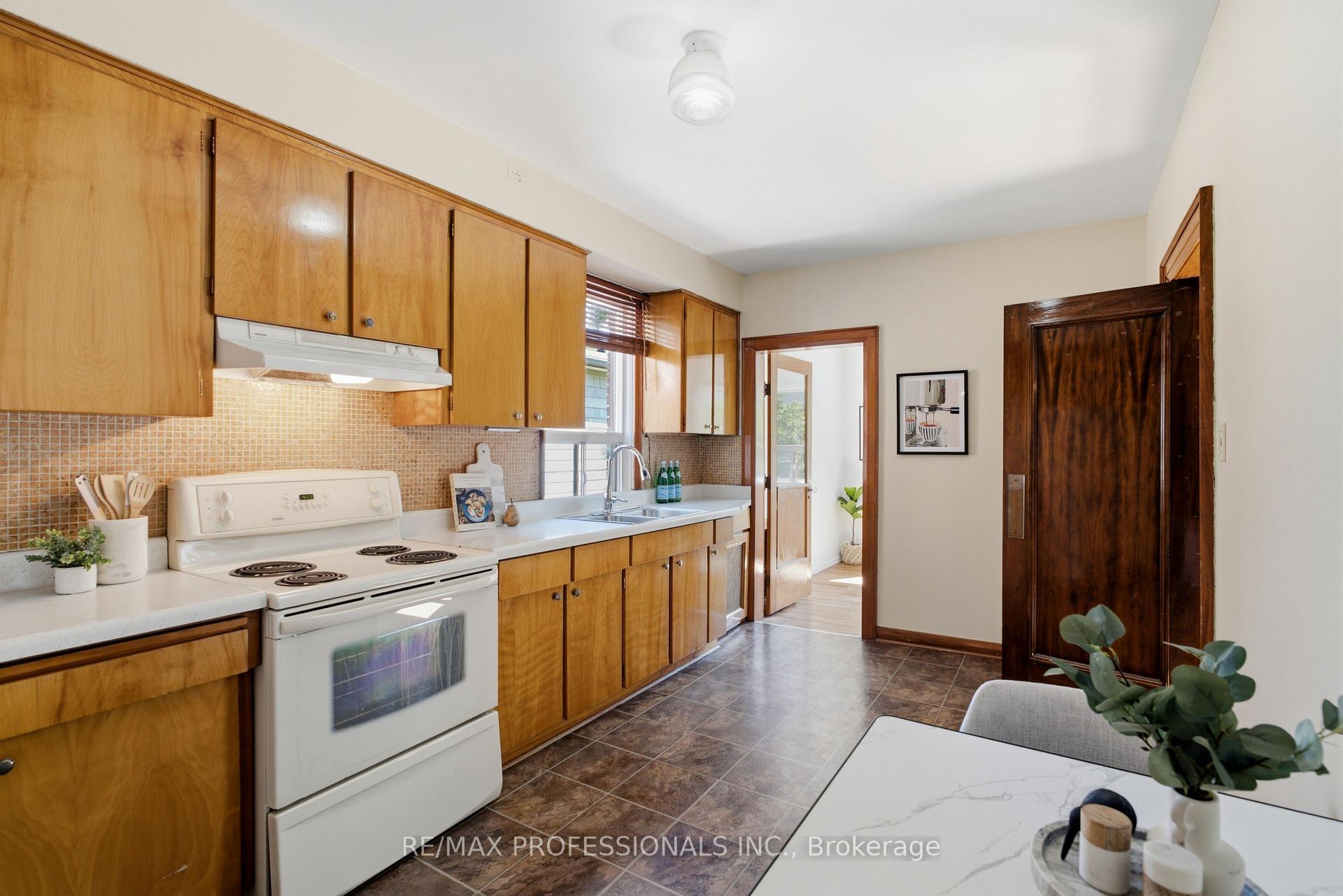 Photo 19 of 45 Glendonwynne Road, Toronto, High Park North — HOMEH