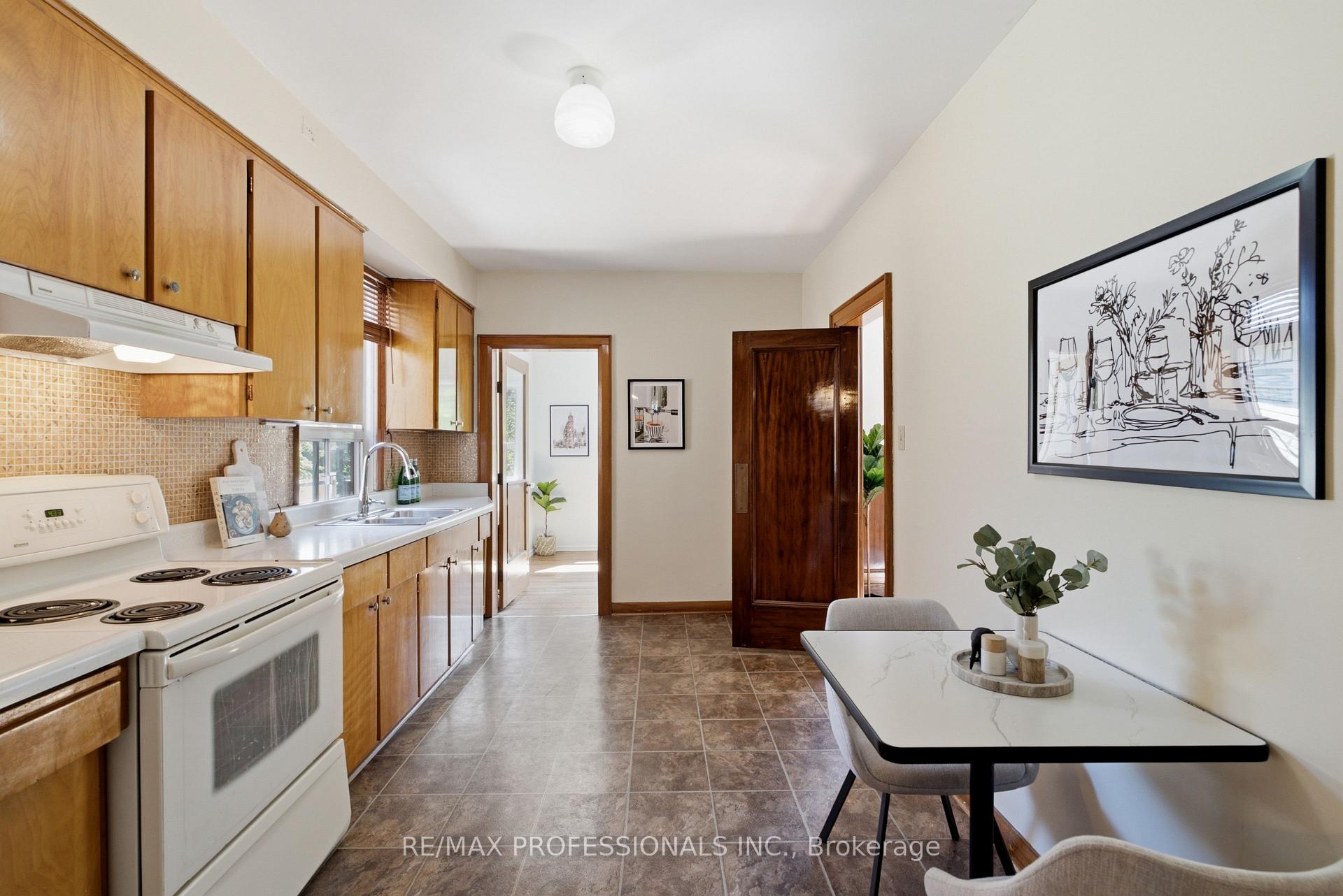 Photo 20 of 45 Glendonwynne Road, Toronto, High Park North — HOMEH