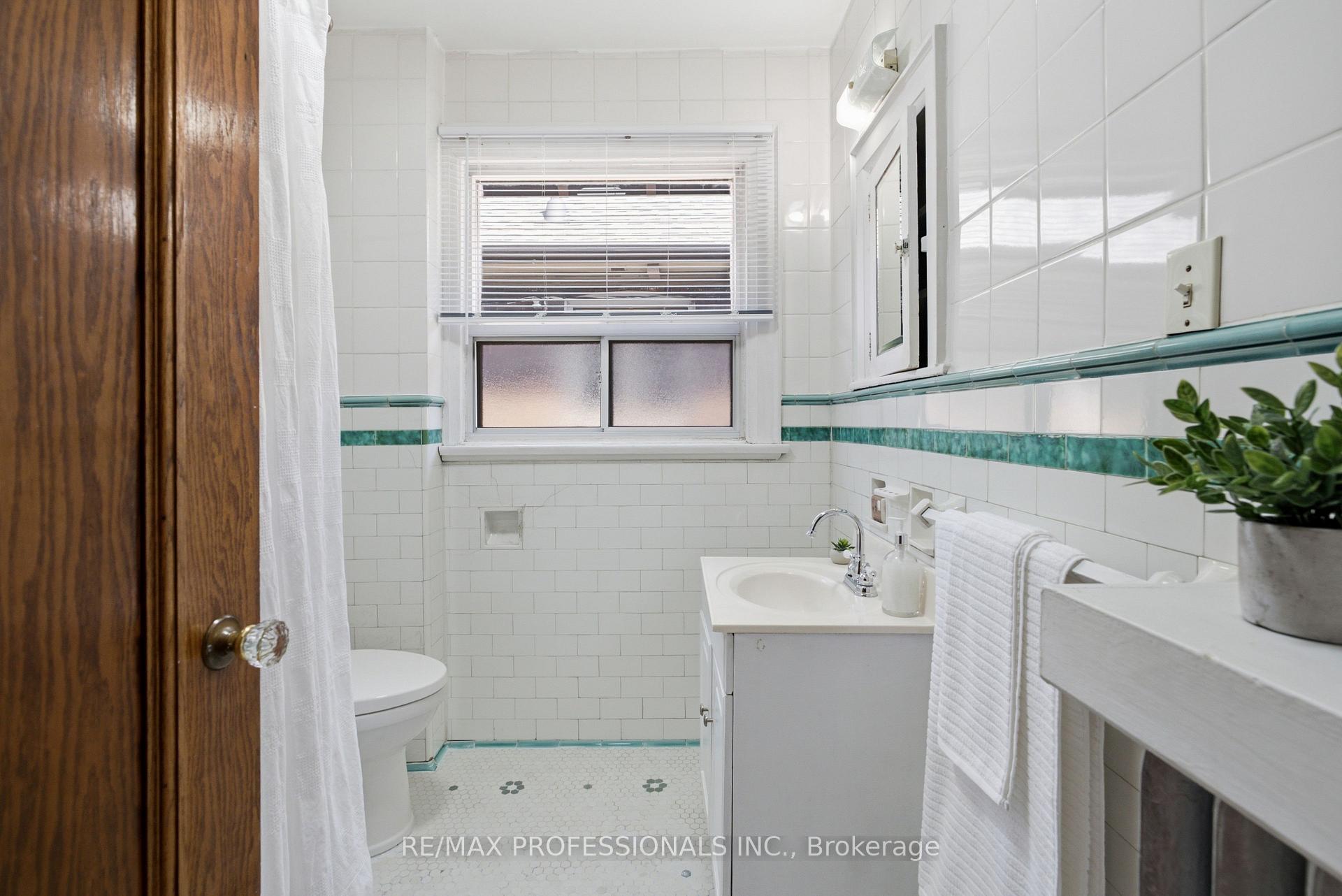 Photo 32 of 45 Glendonwynne Road, Toronto, High Park North — HOMEH