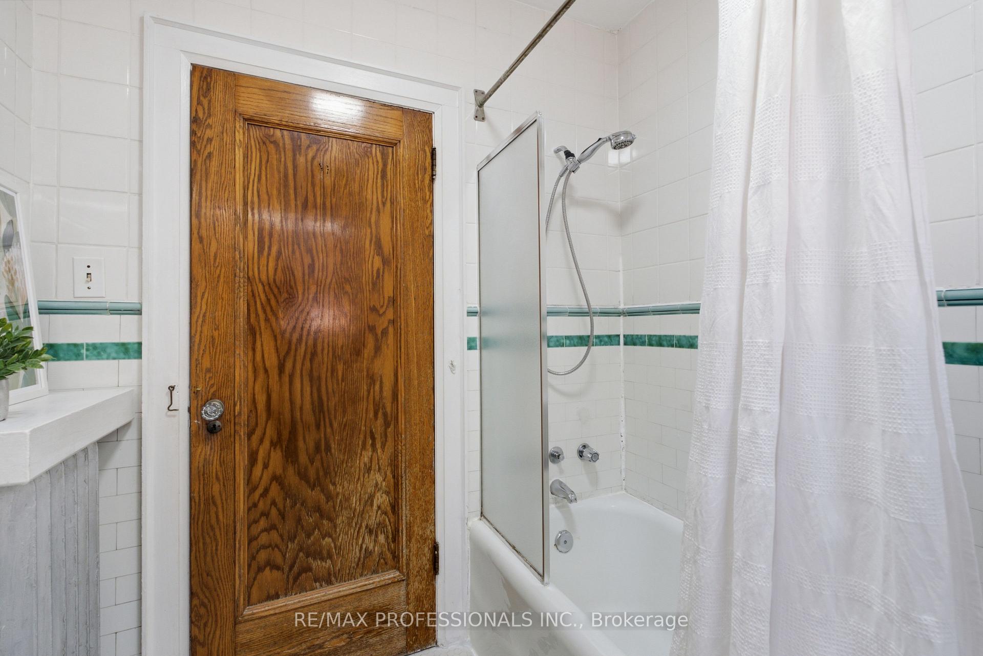 Photo 33 of 45 Glendonwynne Road, Toronto, High Park North — HOMEH