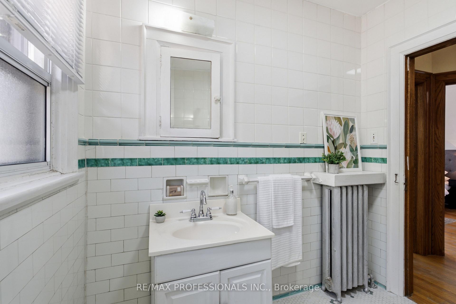 Photo 34 of 45 Glendonwynne Road, Toronto, High Park North — HOMEH