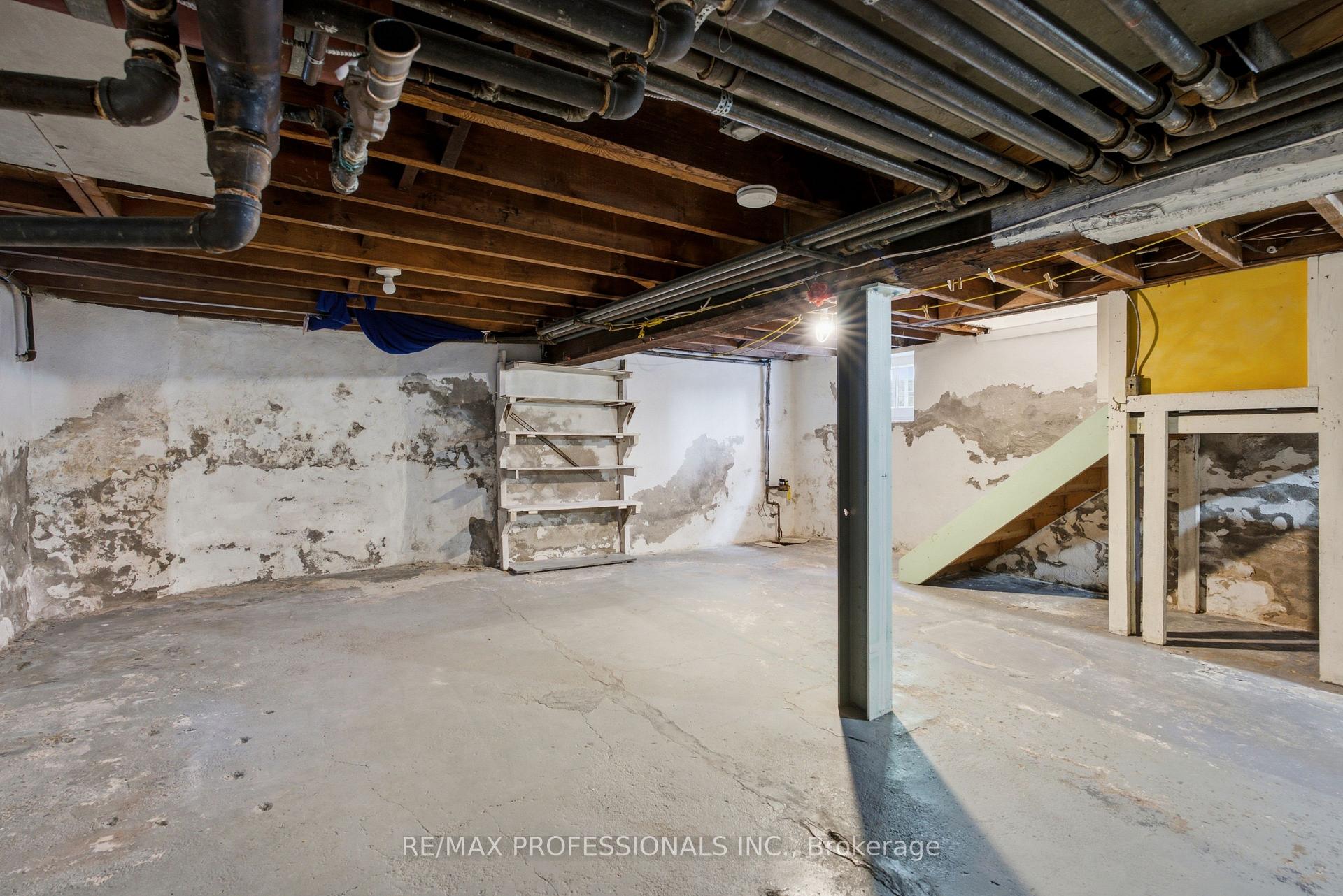 Photo 39 of 45 Glendonwynne Road, Toronto, High Park North — HOMEH