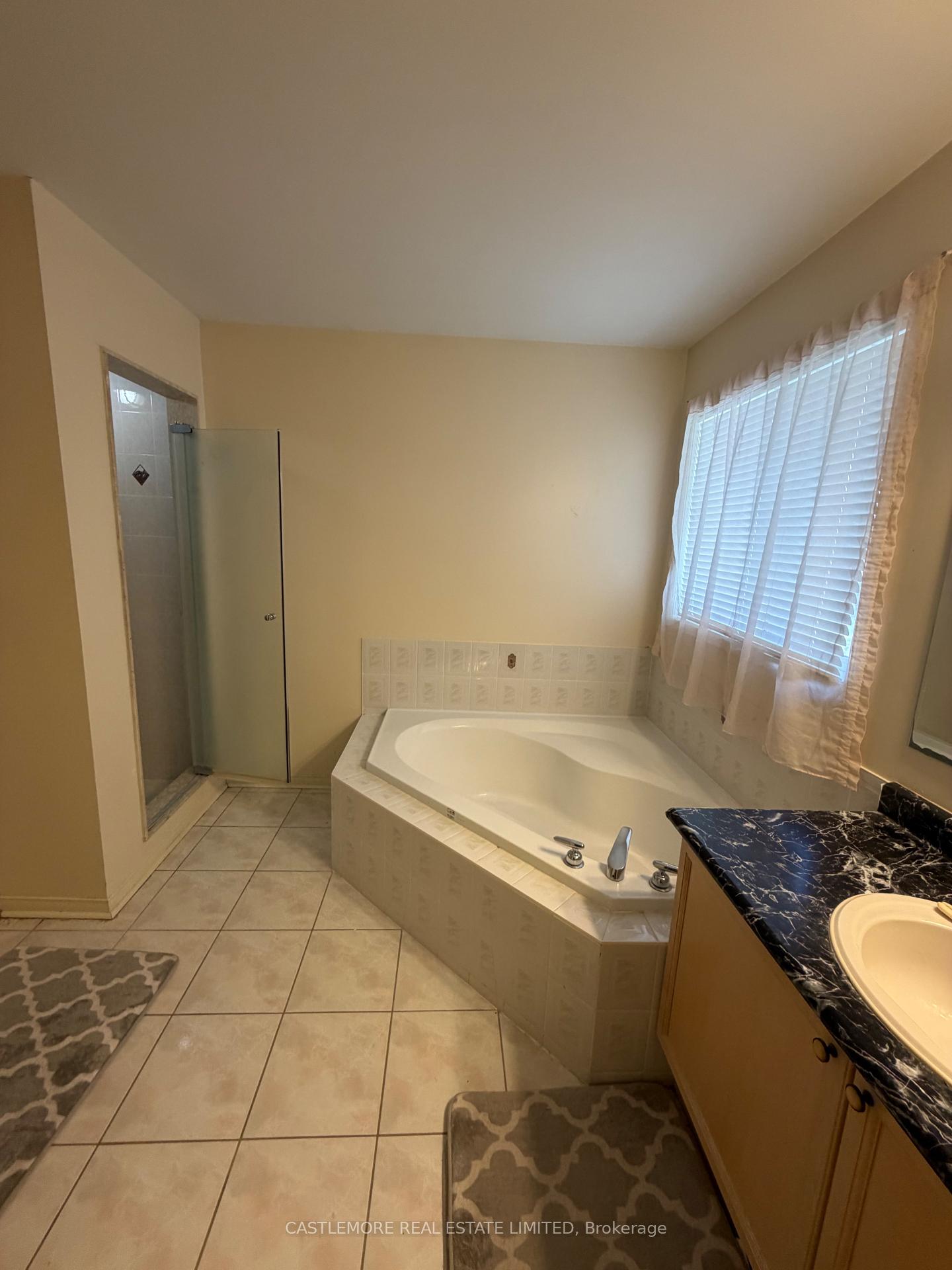 Photo 10 of 127 Brisdale Drive, Brampton, Fletcher's Meadow — HOMEH