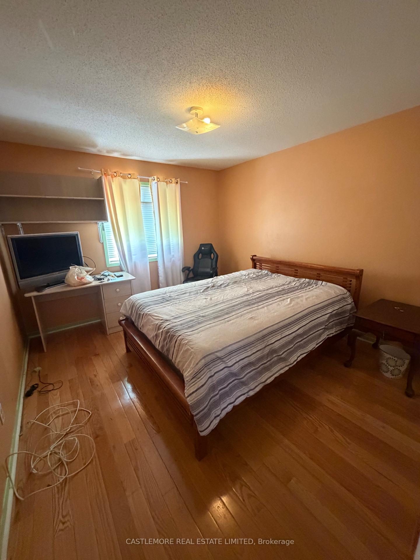 Photo 13 of 127 Brisdale Drive, Brampton, Fletcher's Meadow — HOMEH