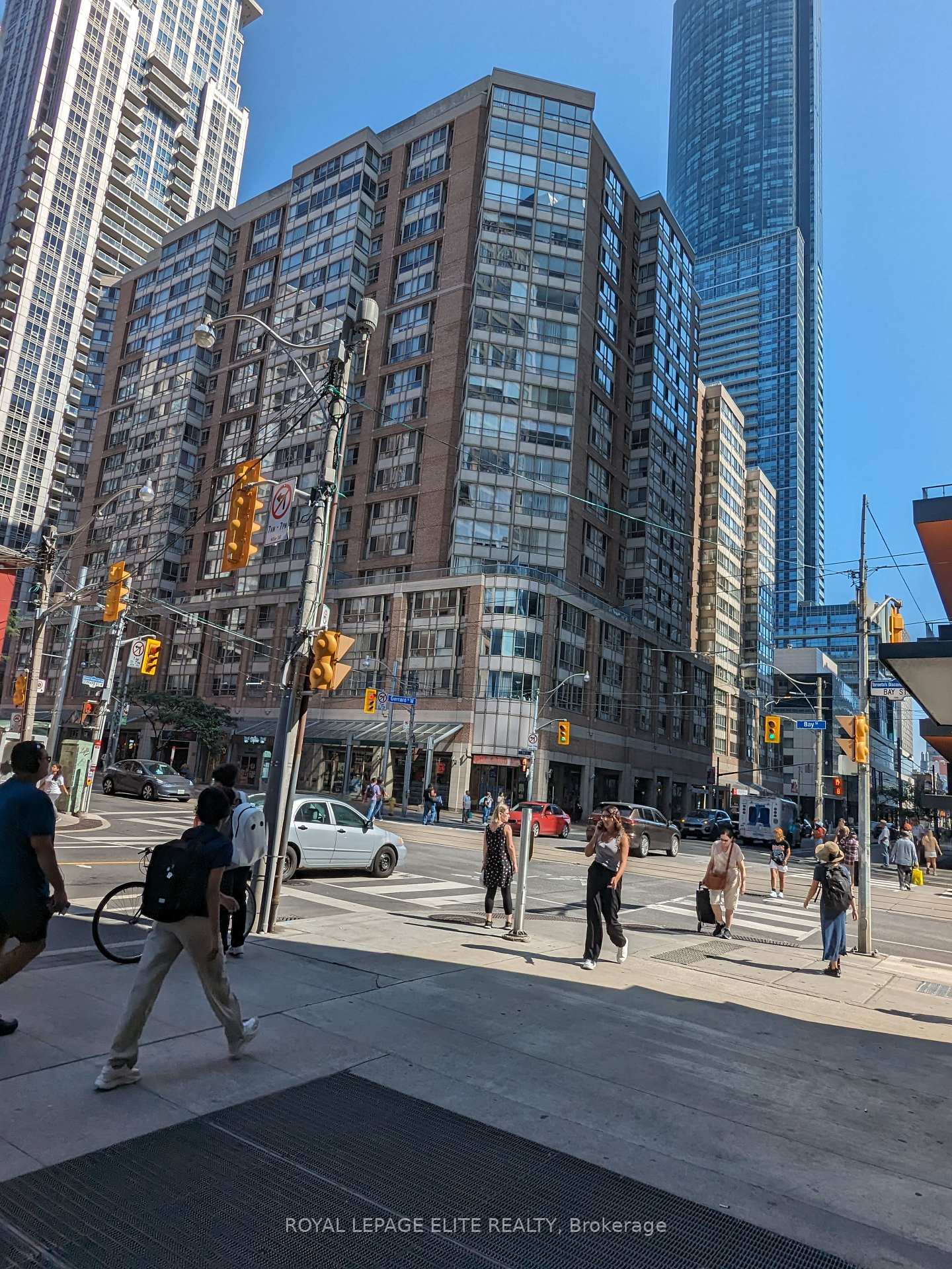 Photo 1 of Unit 820, 711 Bay Street, Toronto, Bay Street Corridor — HOMEH