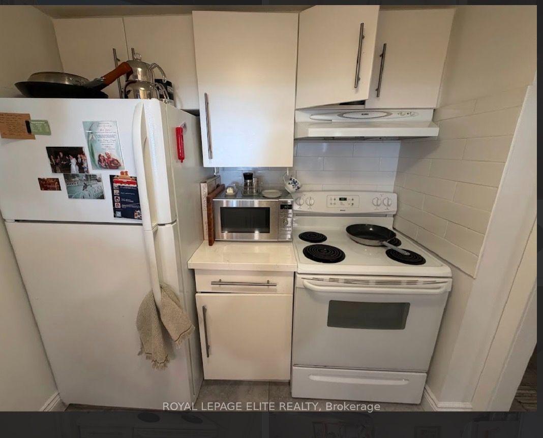 Photo 9 of Unit 820, 711 Bay Street, Toronto, Bay Street Corridor — HOMEH
