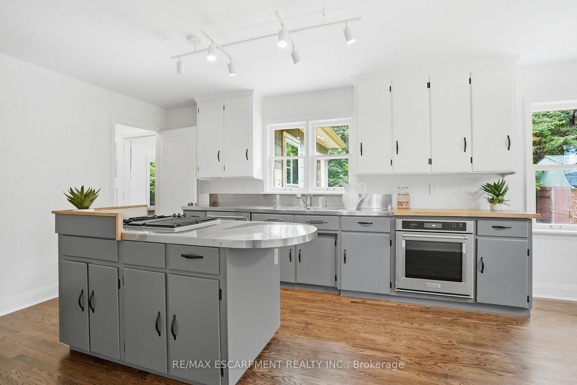 Photo 12 of 326 Old Brock Road, Hamilton, Greensville — HOMEH