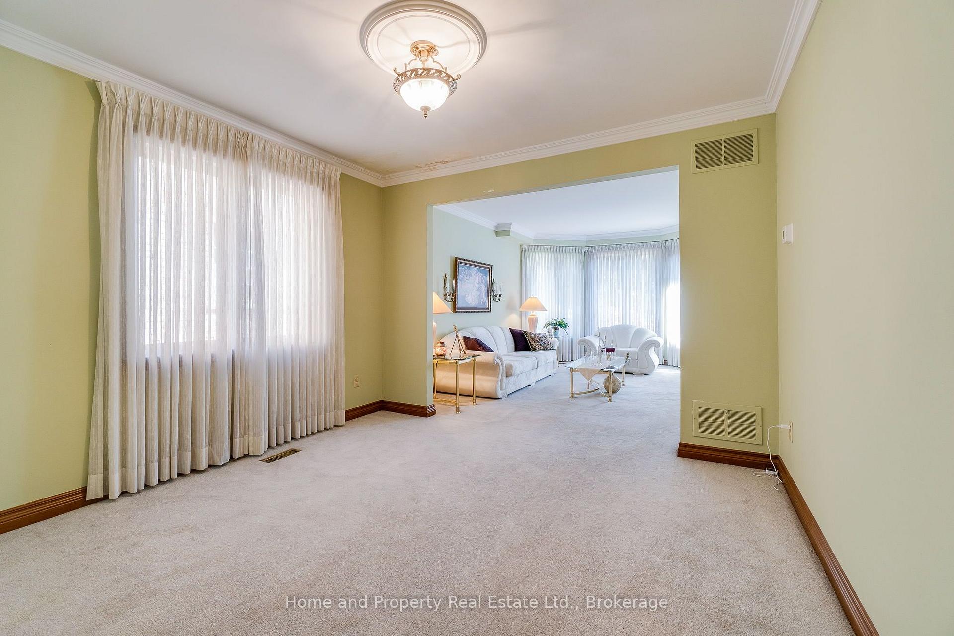 Photo 6 of 2560 Rugby Road, Mississauga, Cooksville — HOMEH