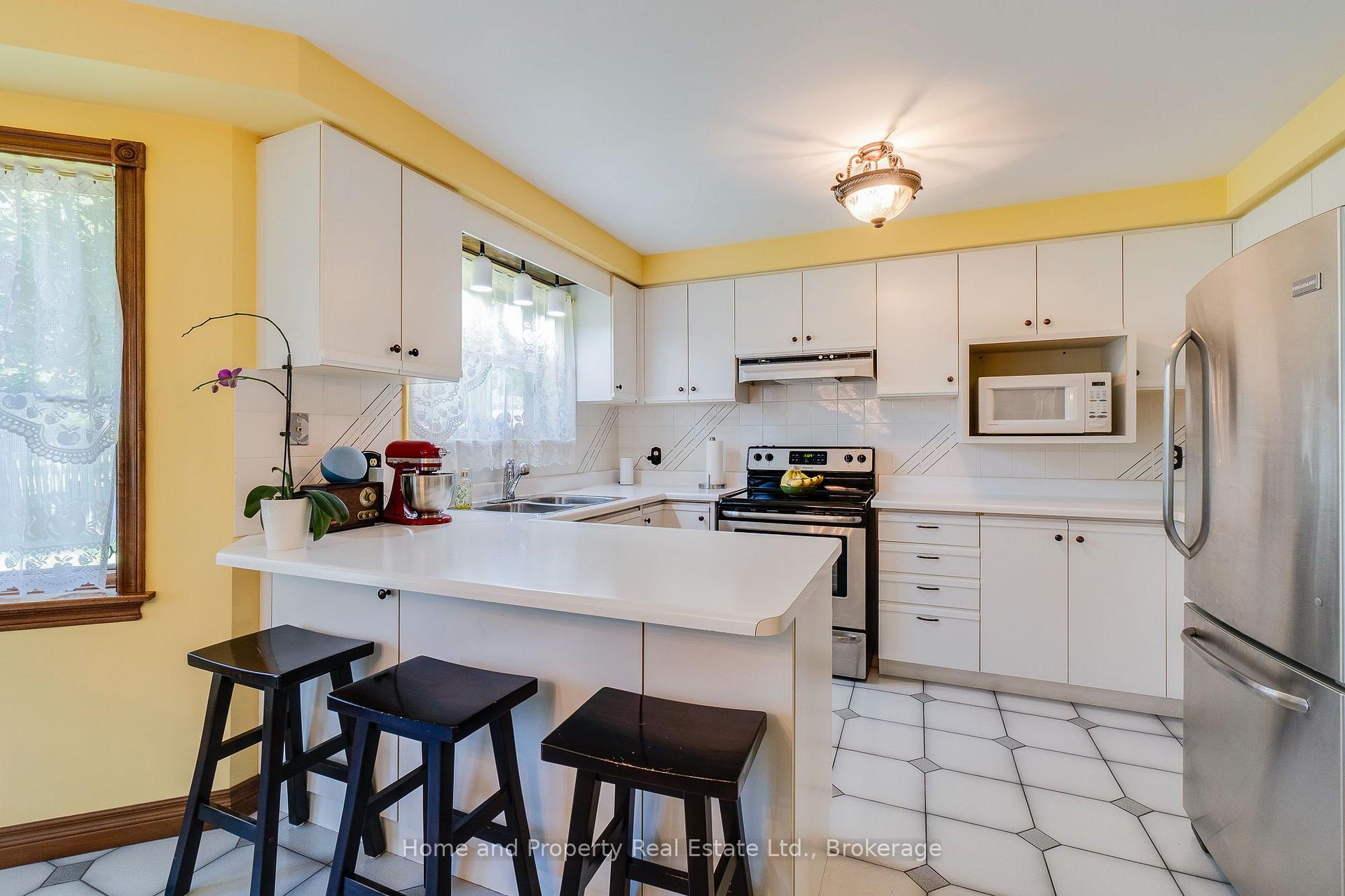 Photo 7 of 2560 Rugby Road, Mississauga, Cooksville — HOMEH