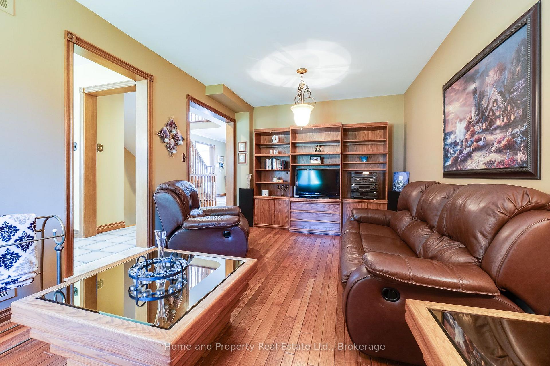 Photo 10 of 2560 Rugby Road, Mississauga, Cooksville — HOMEH