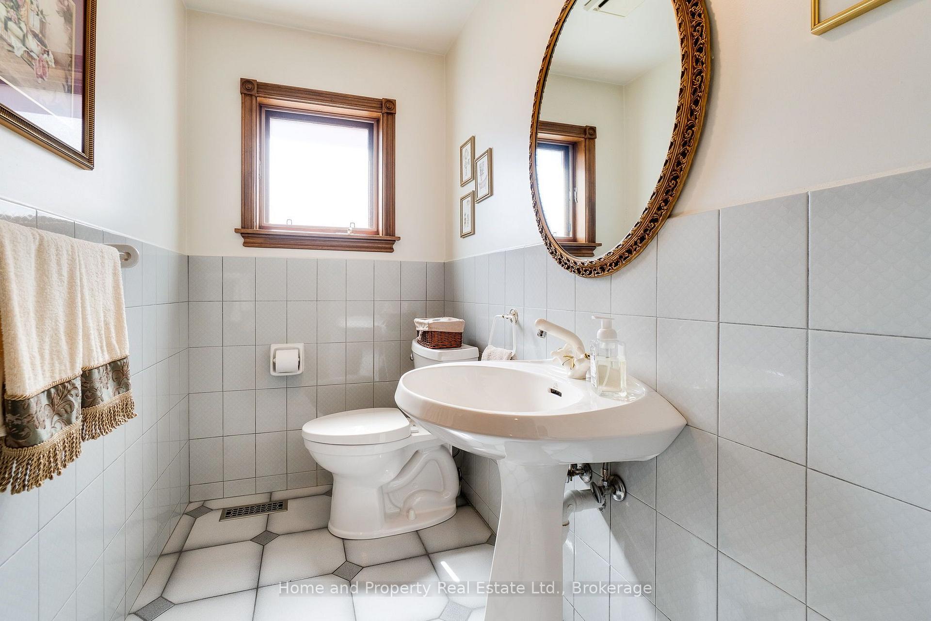 Photo 11 of 2560 Rugby Road, Mississauga, Cooksville — HOMEH