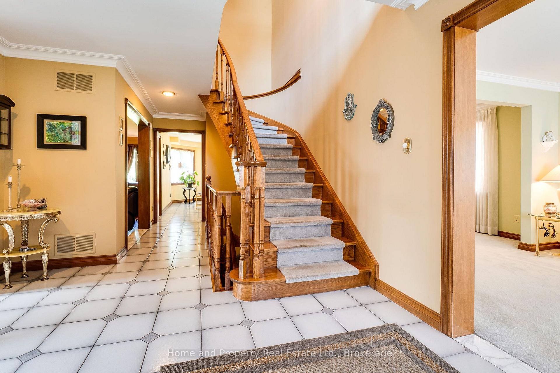 Photo 13 of 2560 Rugby Road, Mississauga, Cooksville — HOMEH