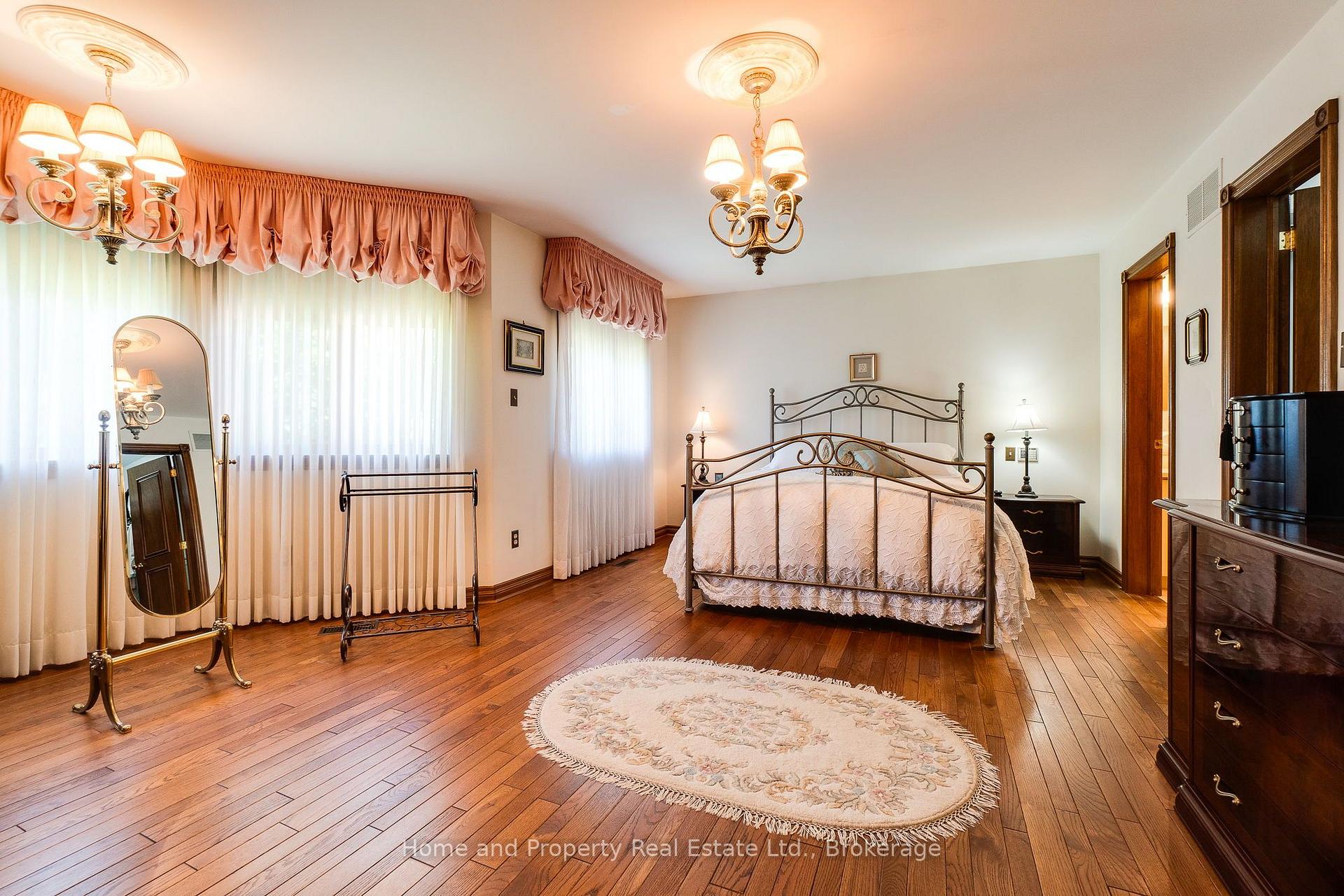 Photo 17 of 2560 Rugby Road, Mississauga, Cooksville — HOMEH