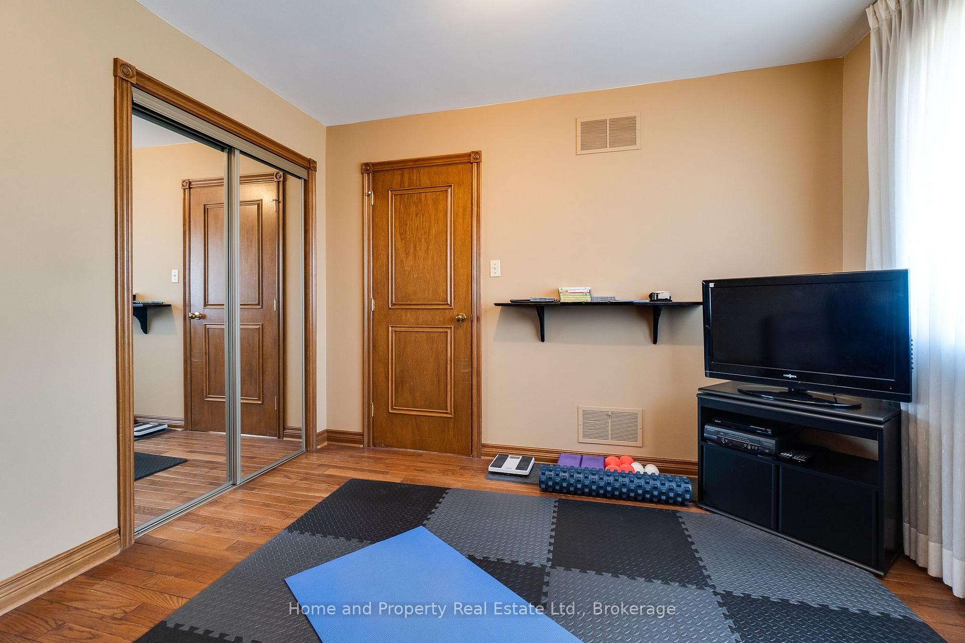 Photo 18 of 2560 Rugby Road, Mississauga, Cooksville — HOMEH