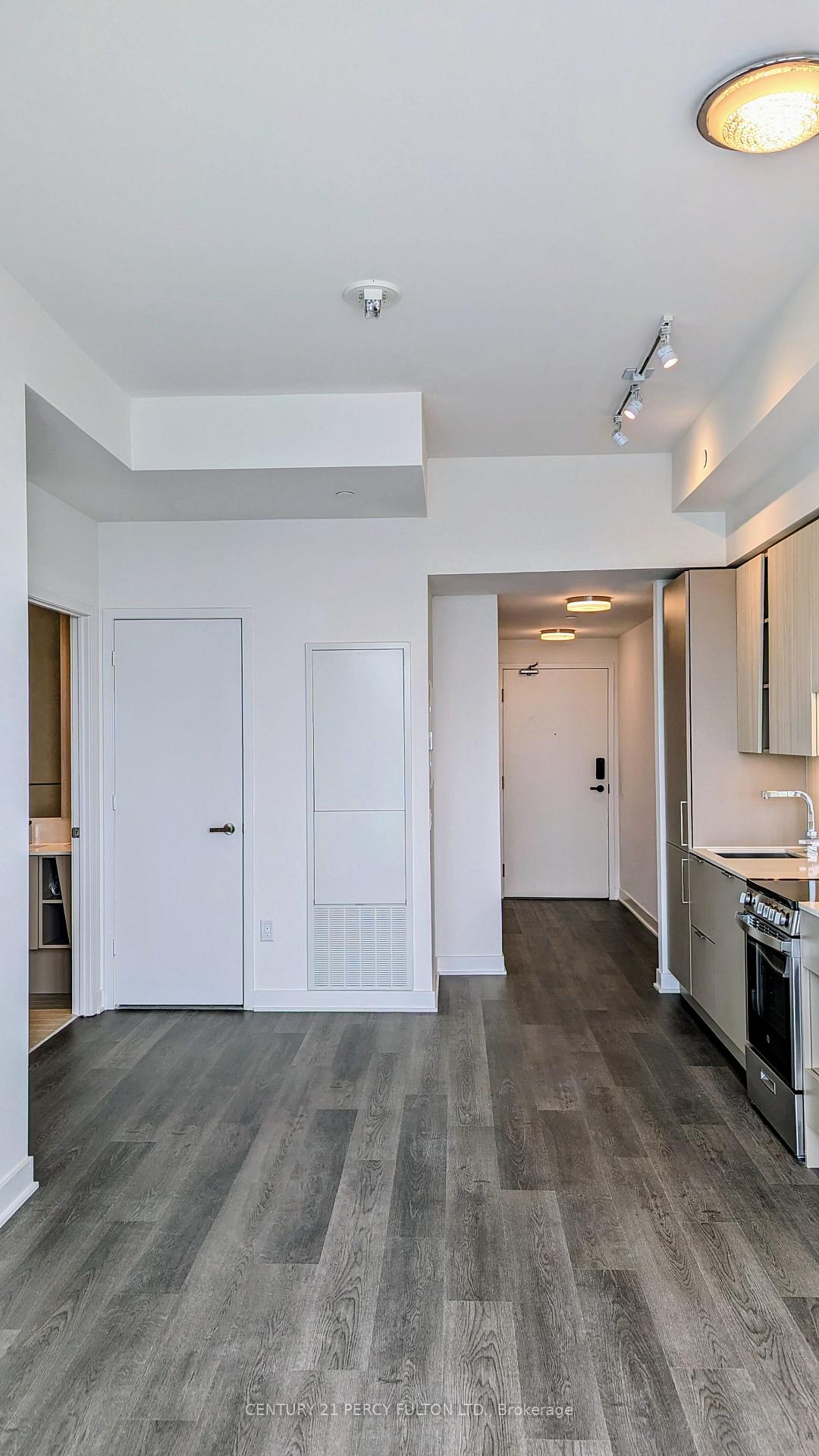 Photo 5 of Unit 3008, 3900 Confederation Parkway, Mississauga, City Centre — HOMEH