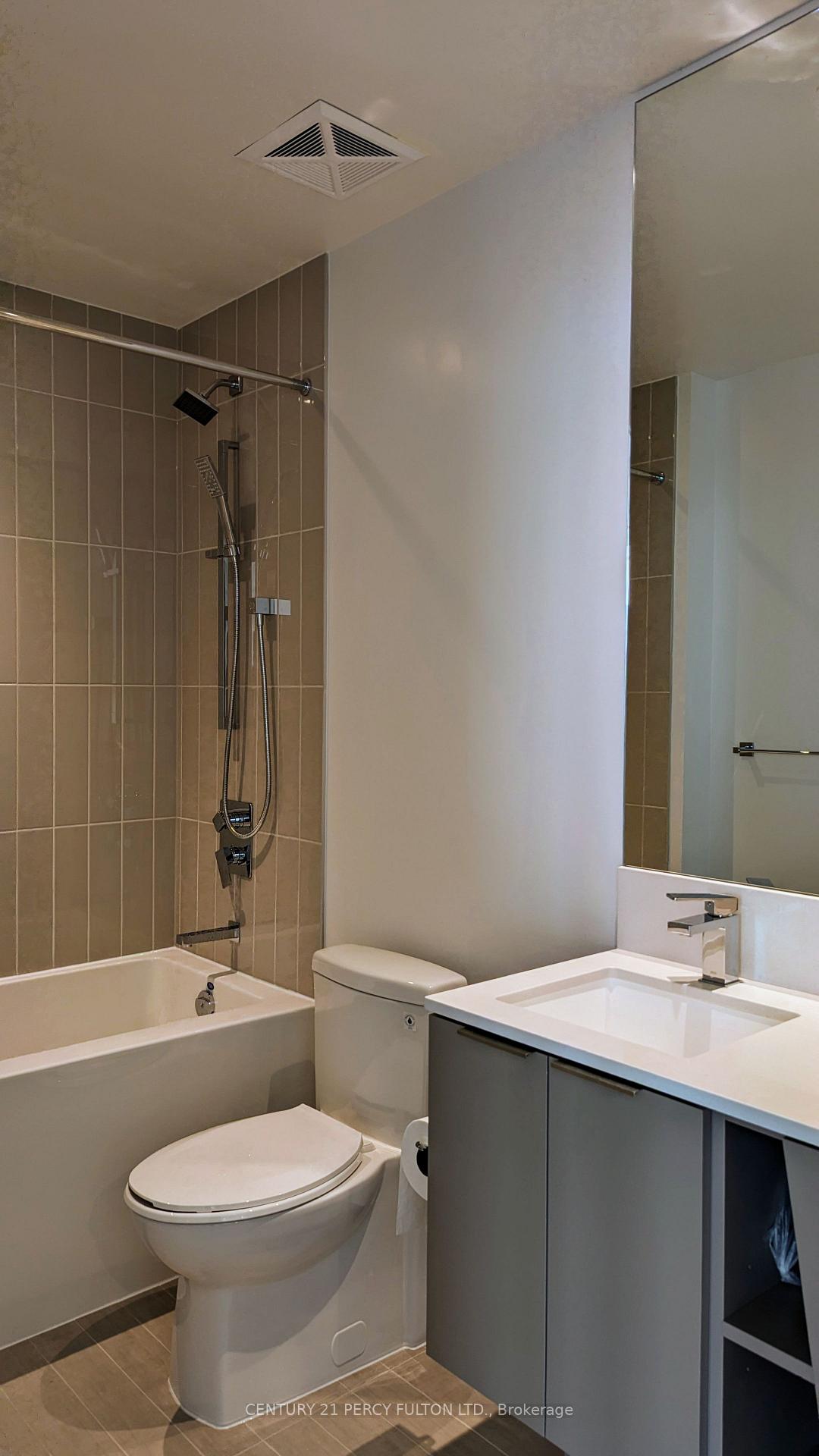 Photo 6 of Unit 3008, 3900 Confederation Parkway, Mississauga, City Centre — HOMEH