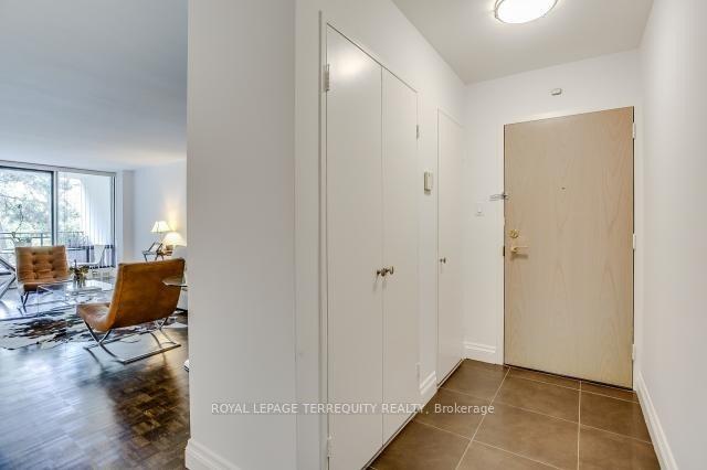 Photo 3 of Unit 405, 235 St Clair Avenue W, Toronto, Casa Loma — HOMEH