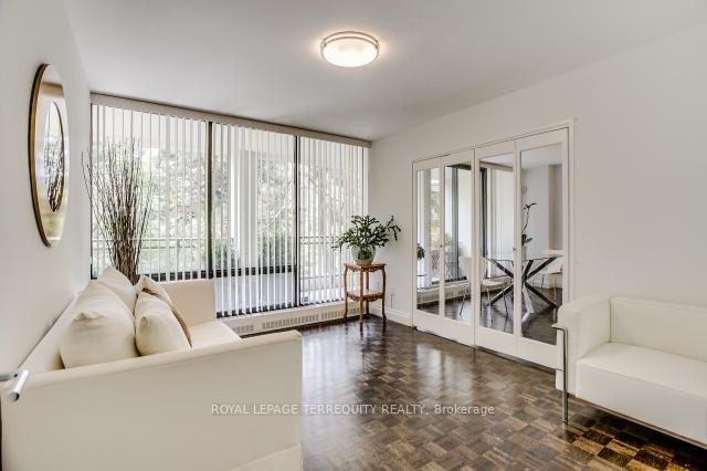 Photo 12 of Unit 405, 235 St Clair Avenue W, Toronto, Casa Loma — HOMEH