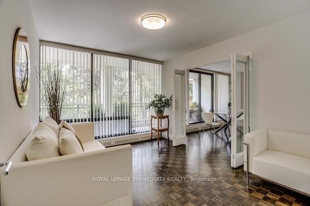 Photo 13 of Unit 405, 235 St Clair Avenue W, Toronto, Casa Loma — HOMEH