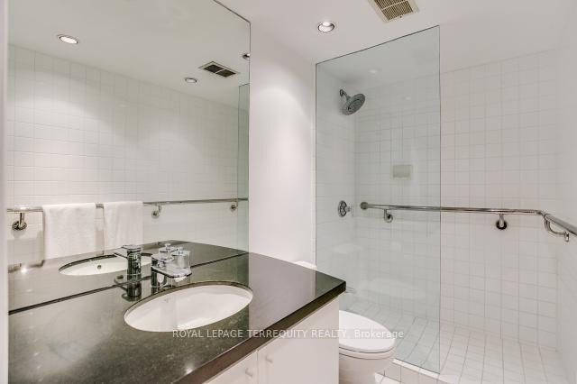 Photo 16 of Unit 405, 235 St Clair Avenue W, Toronto, Casa Loma — HOMEH