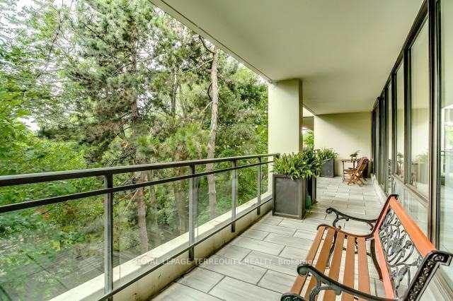 Photo 18 of Unit 405, 235 St Clair Avenue W, Toronto, Casa Loma — HOMEH