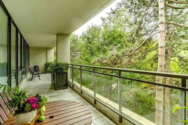 Photo 20 of Unit 405, 235 St Clair Avenue W, Toronto, Casa Loma — HOMEH