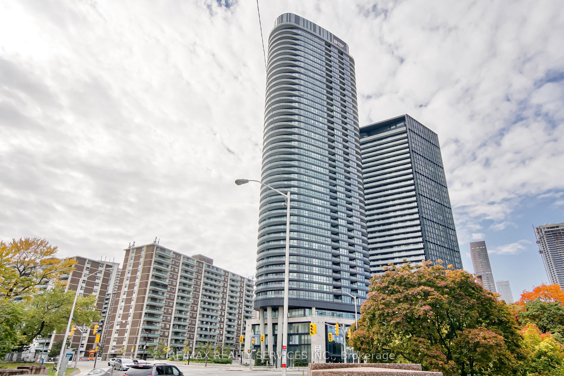 Photo 4 of Unit 2321, 585 Bloor Street E, Toronto, North St. James Town — HOMEH