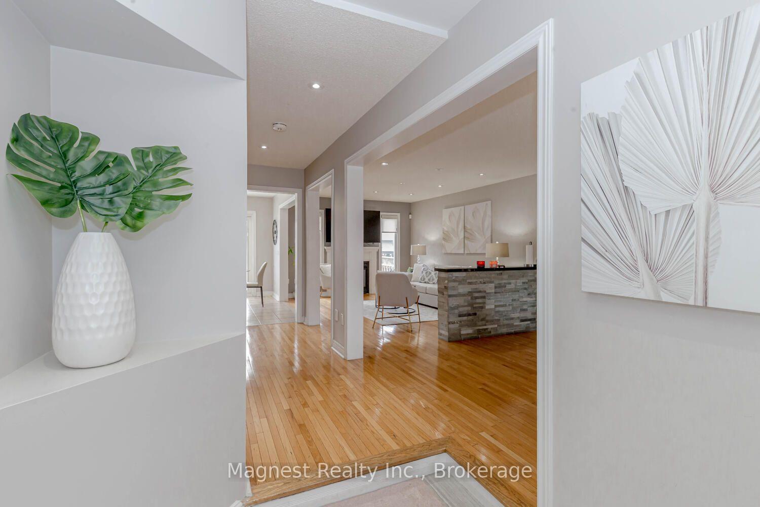 Photo 4 of Unit Upper, 223 Montebello Avenue, Vaughan, Sonoma Heights — HOMEH