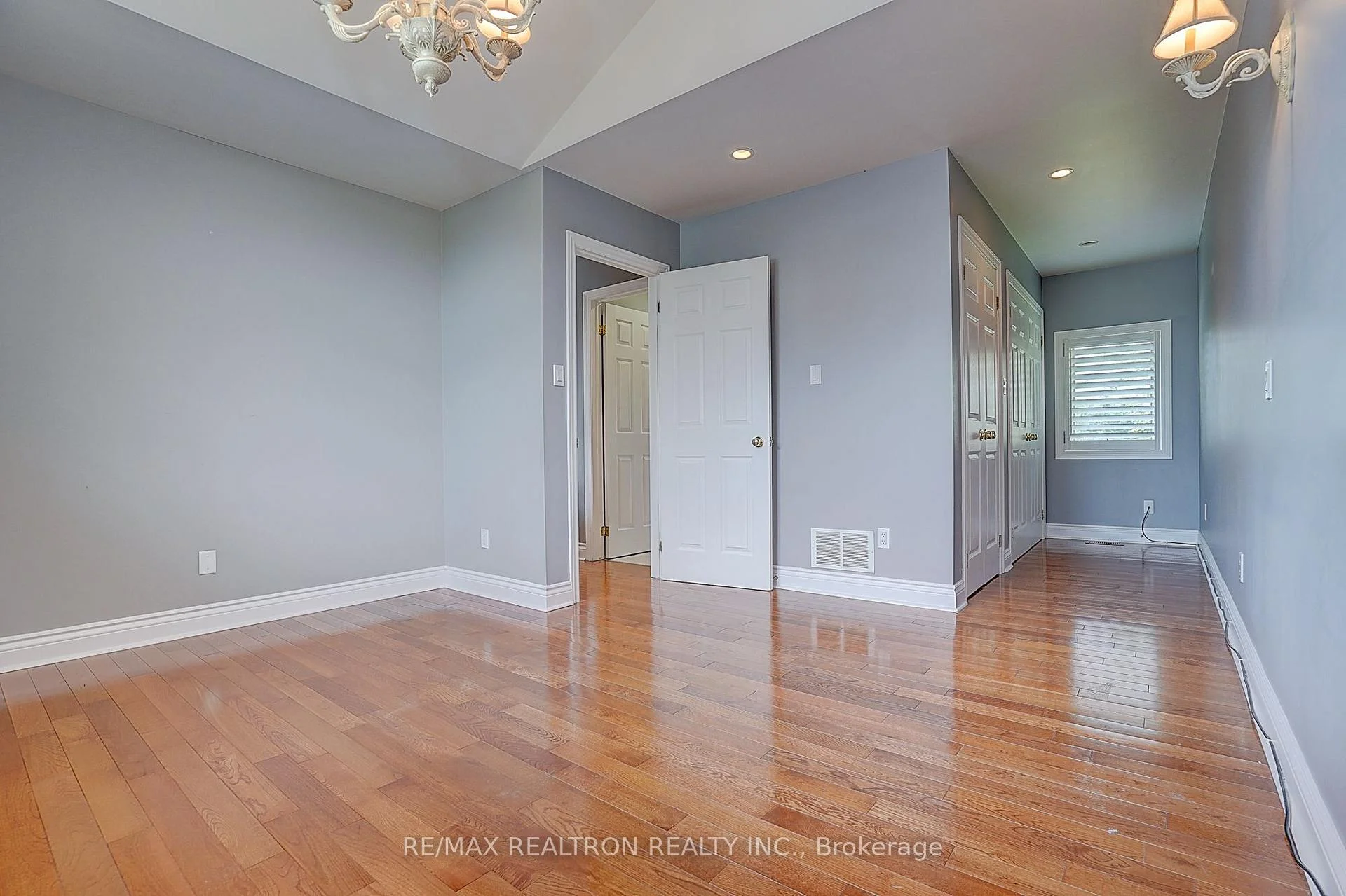 Photo 6 of Unit Unit 2, 99 Hurd Street, Oshawa, Raglan — HOMEH