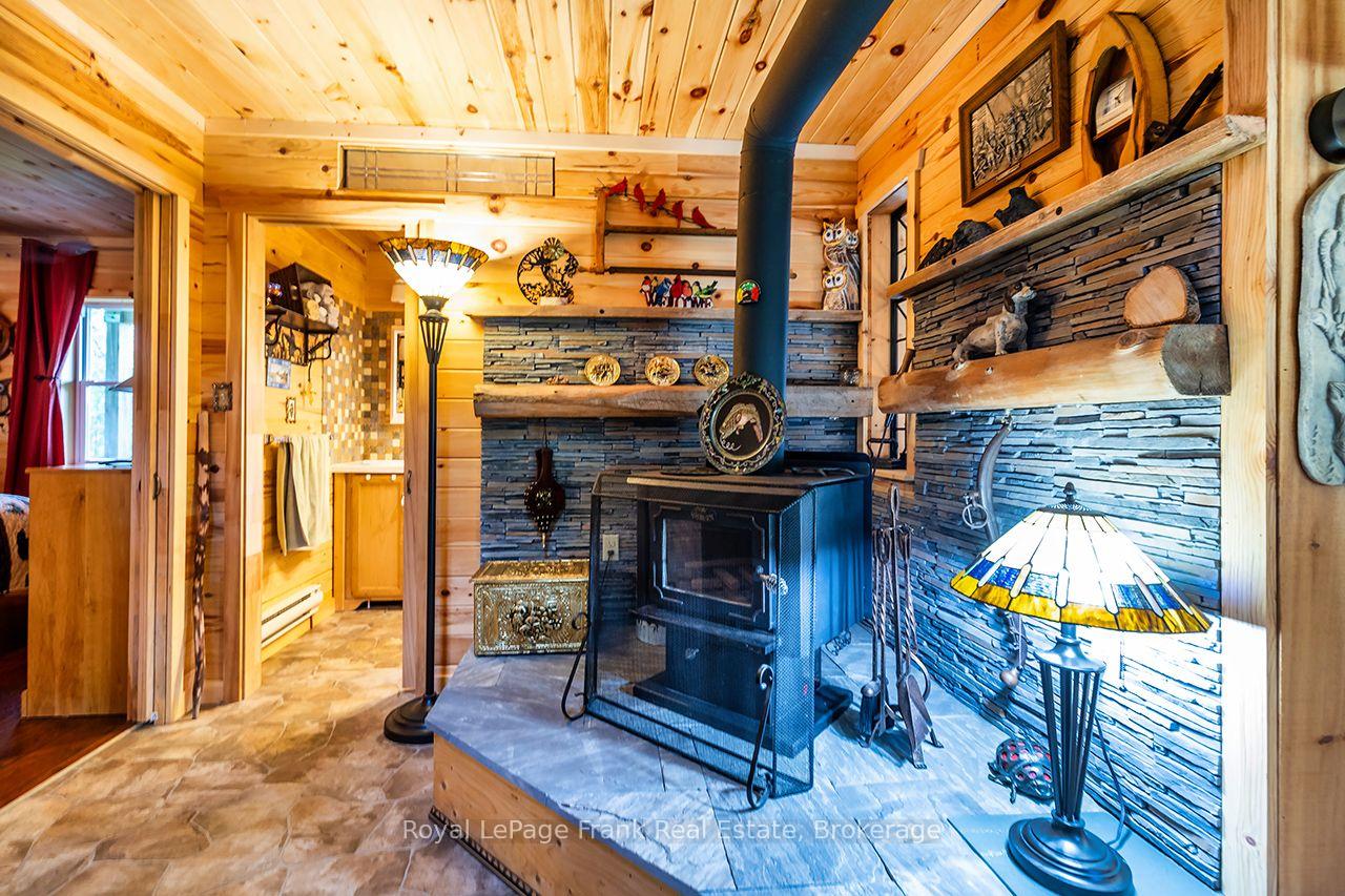 Photo 11 of 1014 Riding Trail, Minden Hills, Lutterworth — HOMEH
