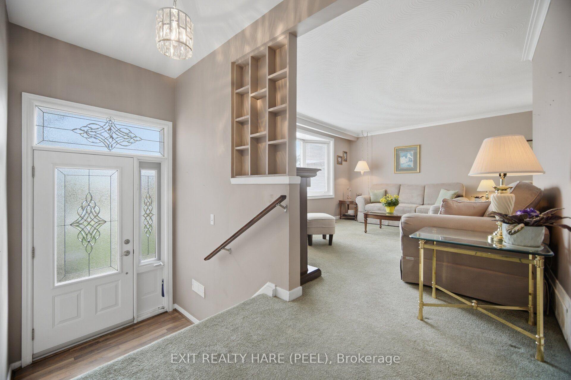 Photo 5 of 23 Kimbark Drive, Brampton, Northwood Park — HOMEH