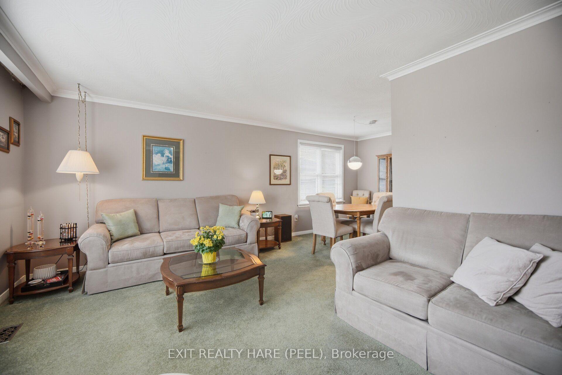 Photo 9 of 23 Kimbark Drive, Brampton, Northwood Park — HOMEH