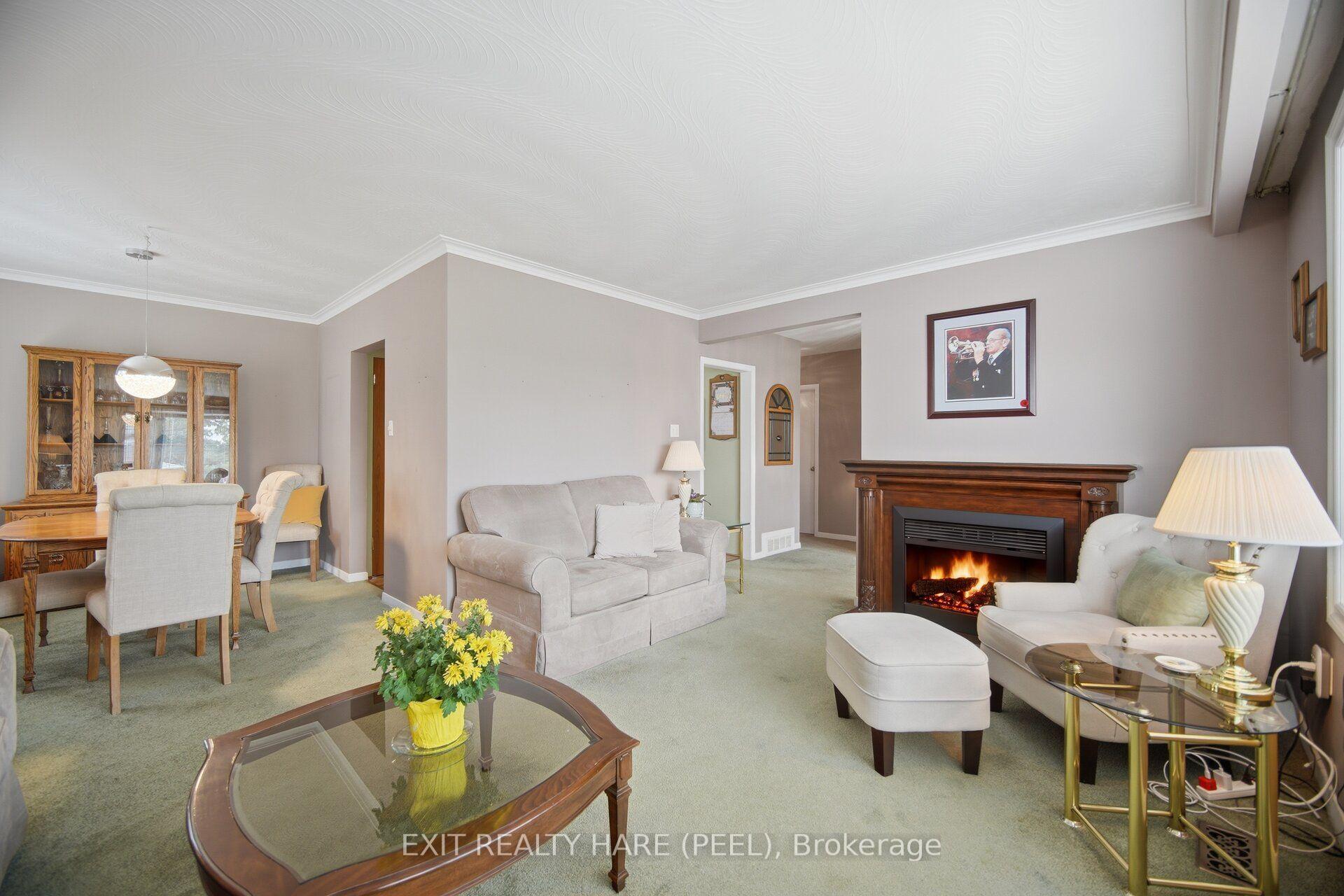 Photo 10 of 23 Kimbark Drive, Brampton, Northwood Park — HOMEH