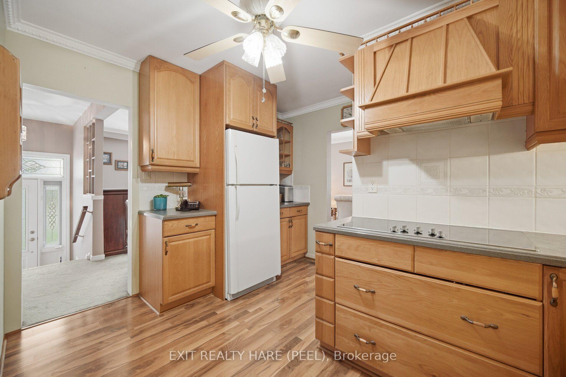 Photo 17 of 23 Kimbark Drive, Brampton, Northwood Park — HOMEH