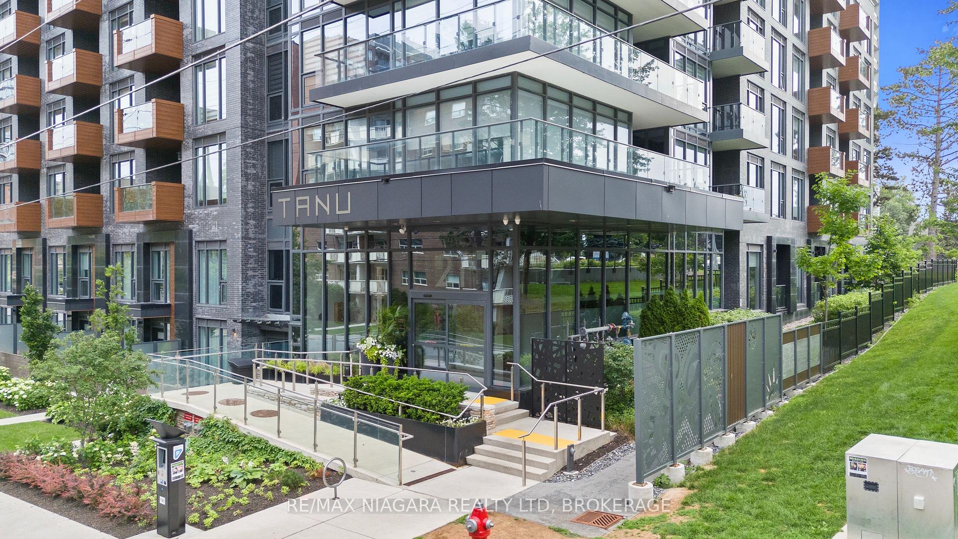Photo 5 of Unit 717, 21 Park Street E, Mississauga, Port Credit — HOMEH