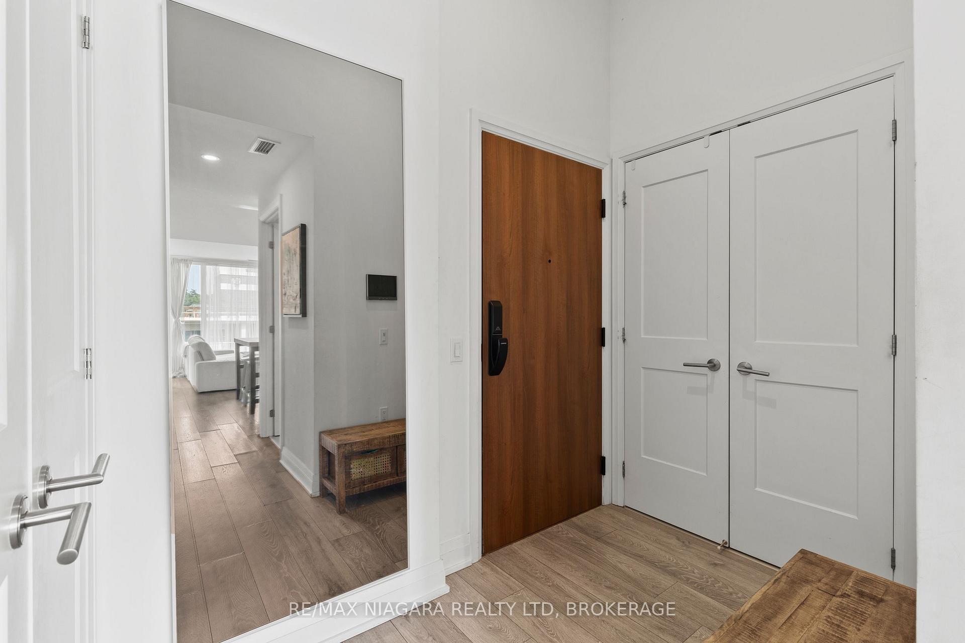 Photo 10 of Unit 717, 21 Park Street E, Mississauga, Port Credit — HOMEH