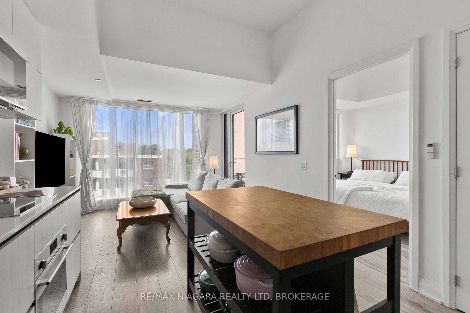 Photo 14 of Unit 717, 21 Park Street E, Mississauga, Port Credit — HOMEH