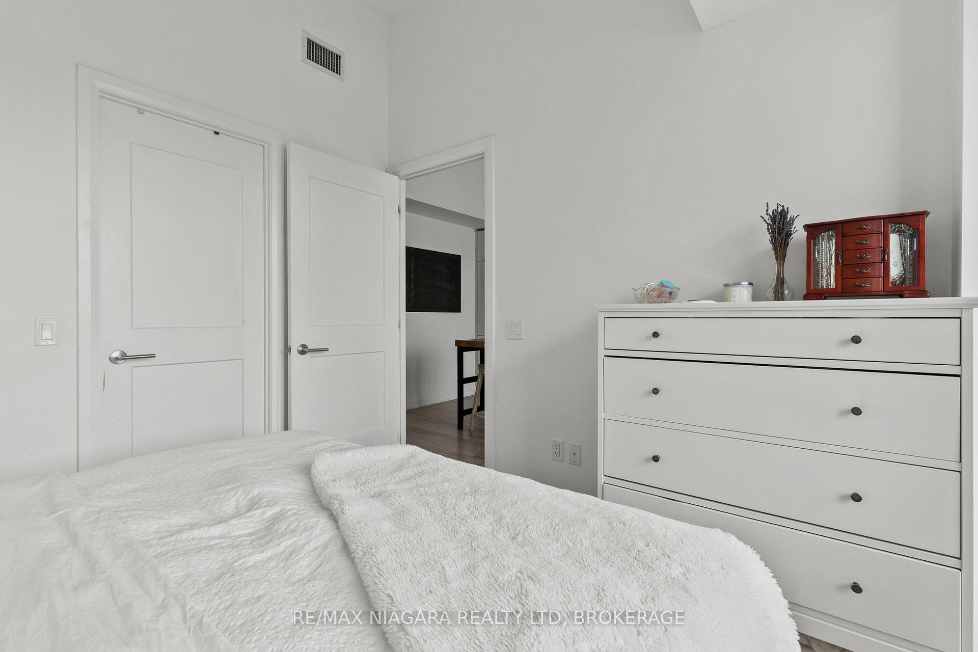 Photo 23 of Unit 717, 21 Park Street E, Mississauga, Port Credit — HOMEH