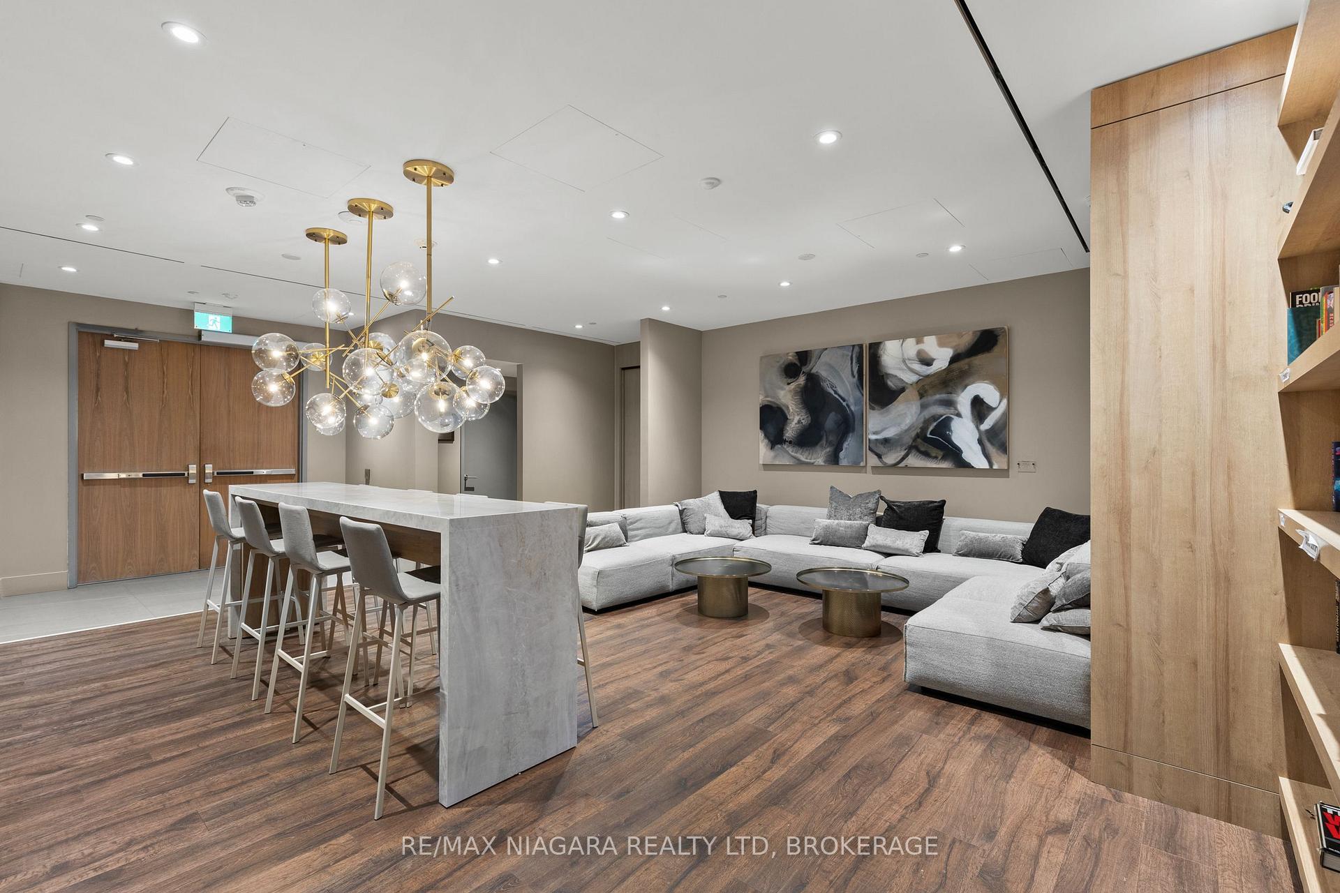 Photo 33 of Unit 717, 21 Park Street E, Mississauga, Port Credit — HOMEH