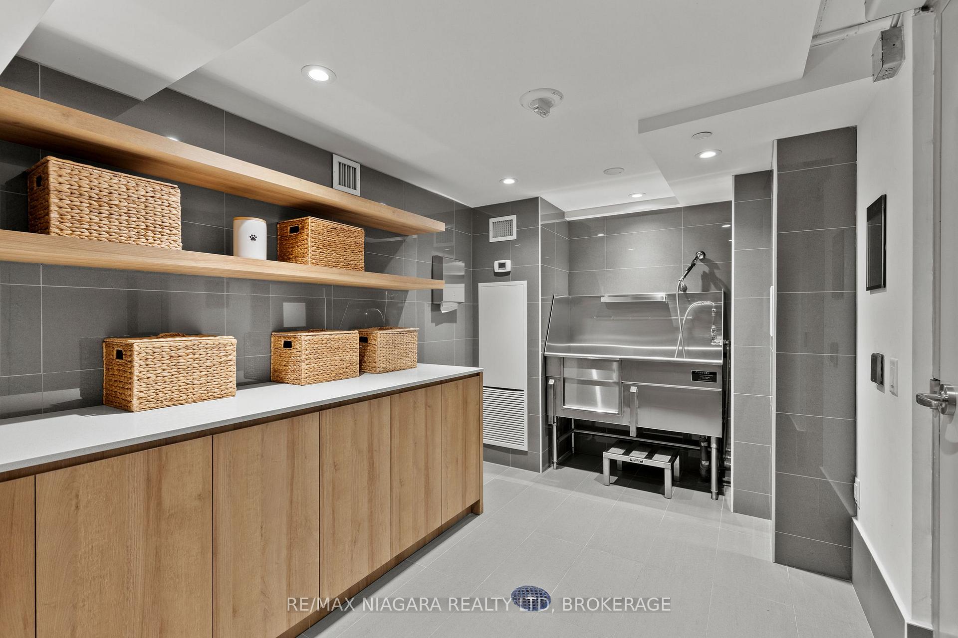 Photo 36 of Unit 717, 21 Park Street E, Mississauga, Port Credit — HOMEH