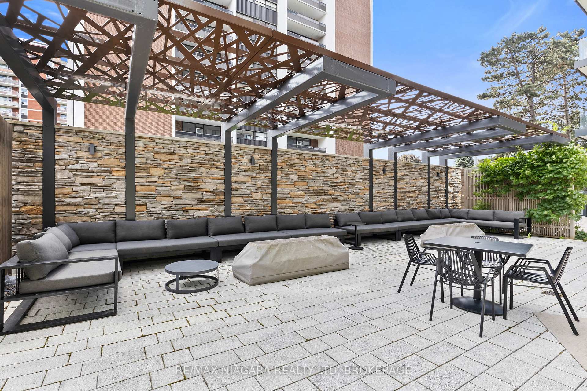 Photo 40 of Unit 717, 21 Park Street E, Mississauga, Port Credit — HOMEH