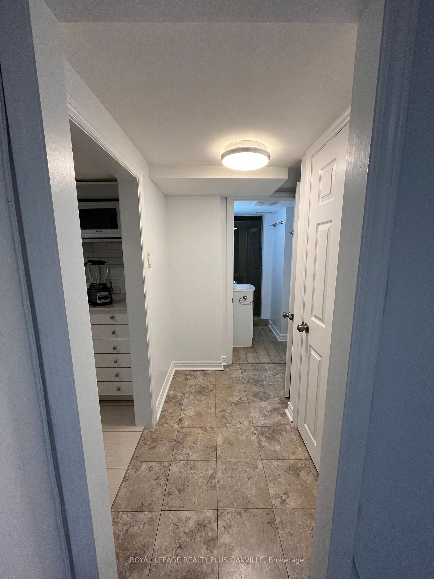 Photo 3 of Unit Lower, 3576 Ash Row, Mississauga, Erin Mills — HOMEH