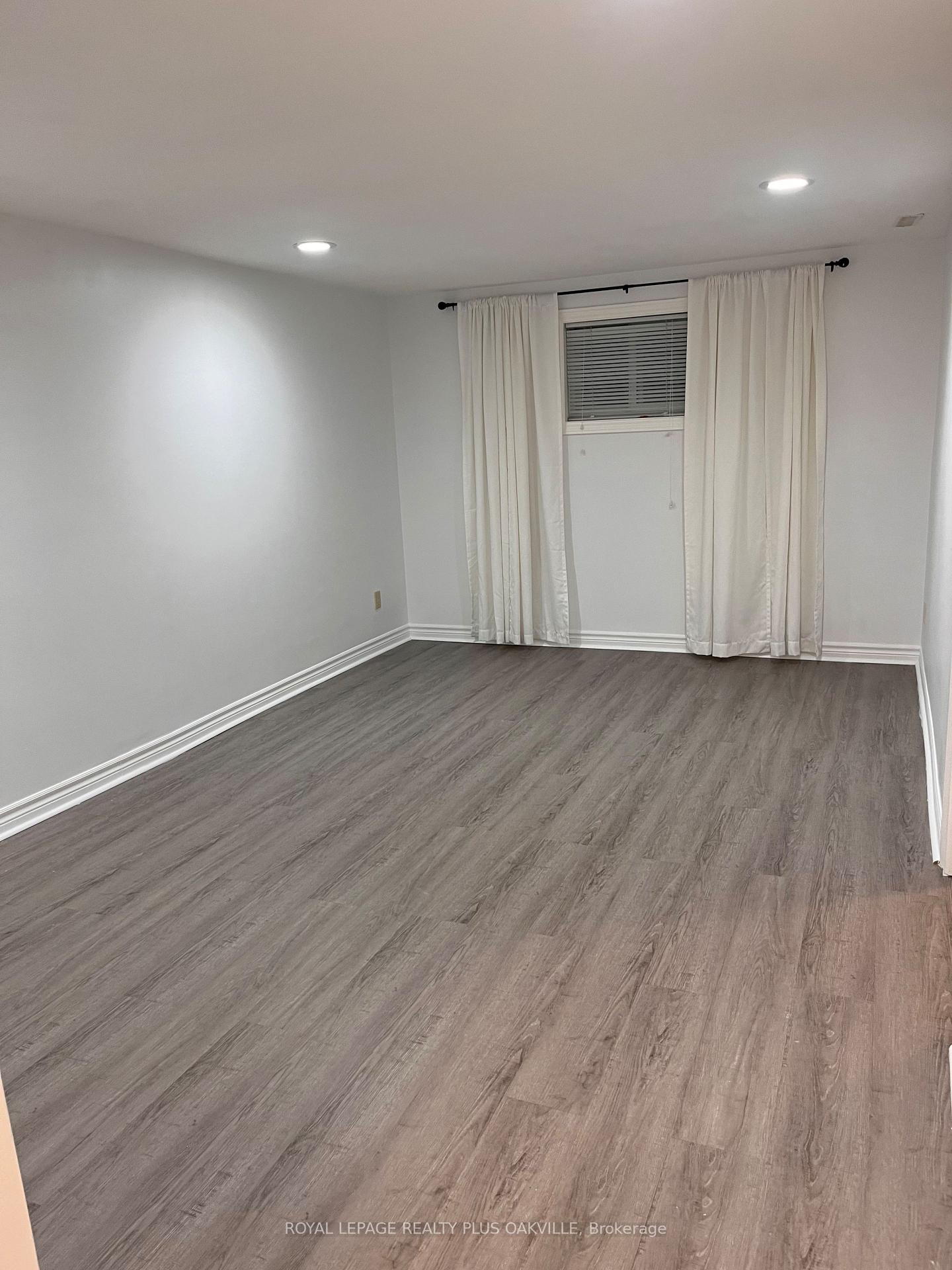 Photo 5 of Unit Lower, 3576 Ash Row, Mississauga, Erin Mills — HOMEH